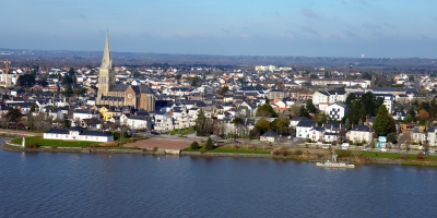 Le centre-ville de Couëron en bord de la Loire