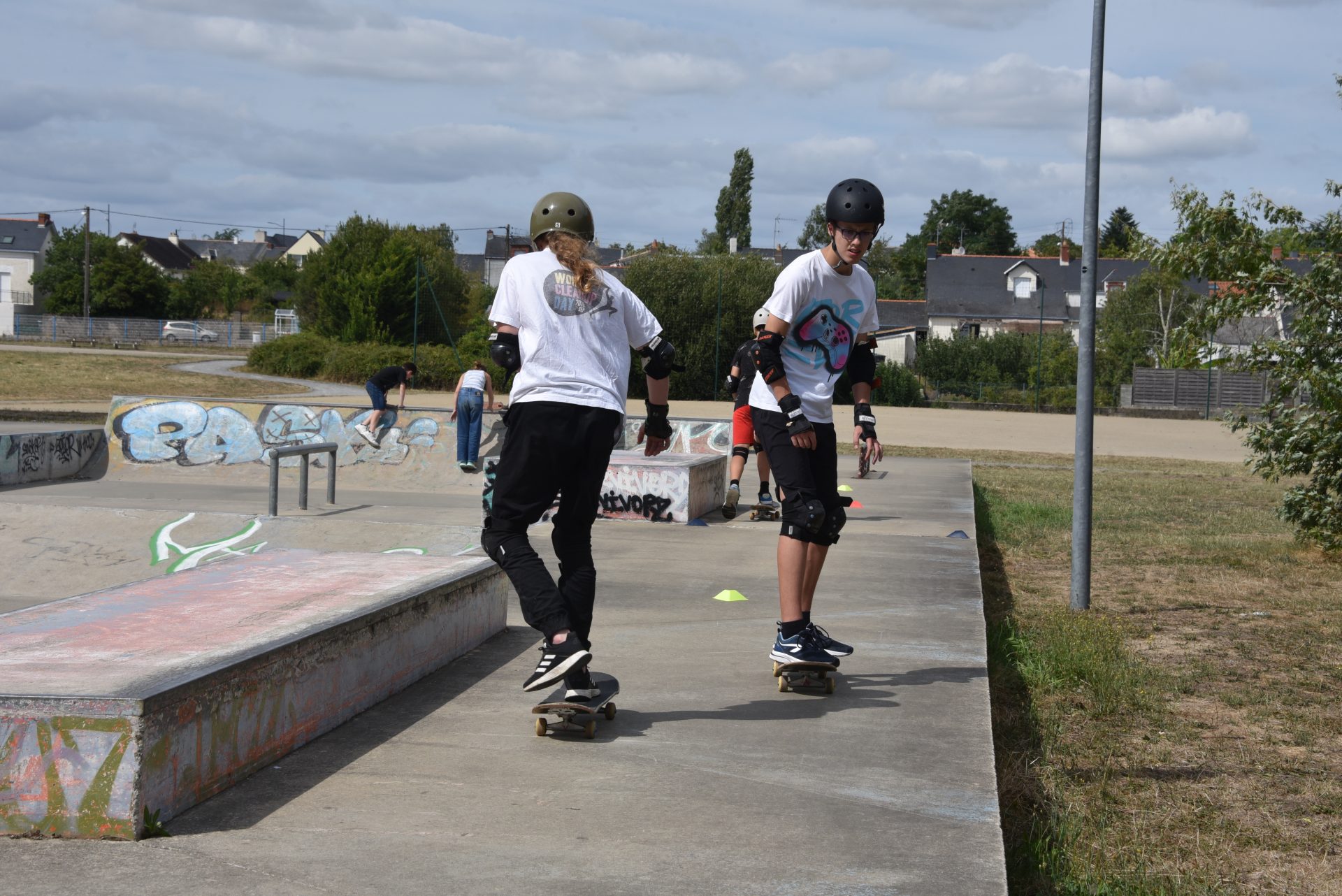 Ados au skate park